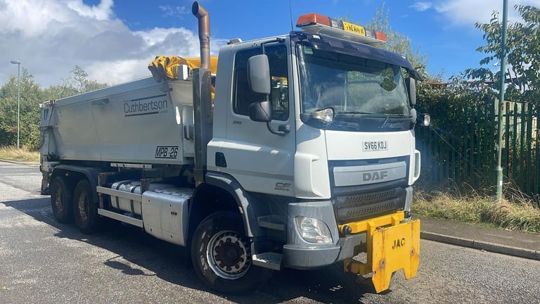 2016 (66) LEYLAND DAF CF370 GRITTER / CUTHBERTSON MPB. WALKING FLOOR