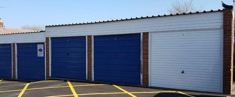 Garage/Parking/Storage to rent: Cuckoo Pen Close, Marlborough SN8 3SB
