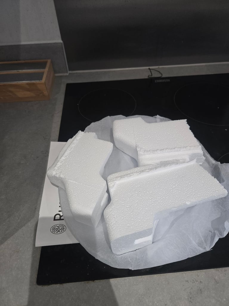 Brand new russell hobbs (rhm2060b) microwave with a small dent on the side (working perfectly)