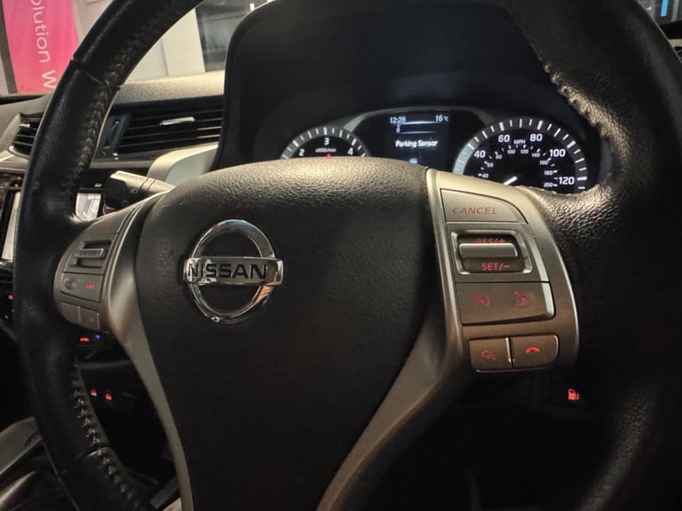 2018 Nissan Navara 2.3 dCi Tekna 4WD Euro 6 (s/s) 4dr PICK UP Diesel Manual