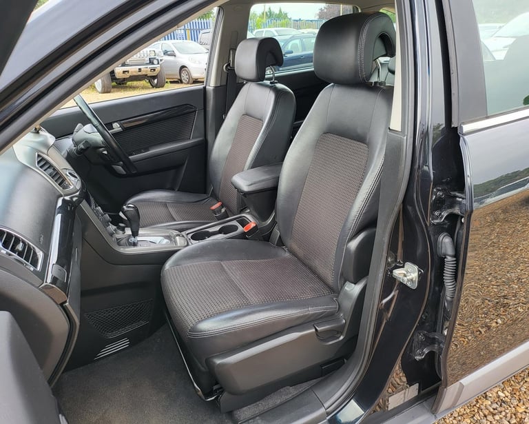 2012 FACELIFT CHEVROLET CAPTIVA 2.2 VCDi LT 5 DOOR 7 SEATER AUTOMATIC BLACK