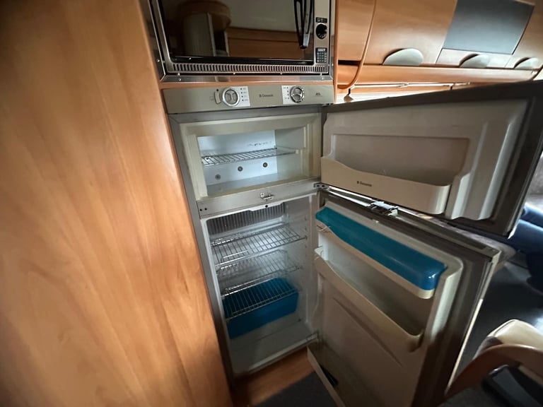 Hymer B544 5 berth  DIESEL MANUAL 2006/06