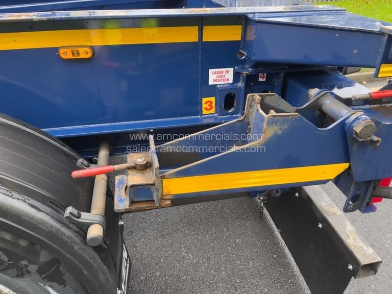 DENNISON SLIDING SKELETAL TRAILER