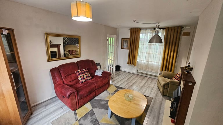 3 bedrooms fully furnished house for rent 