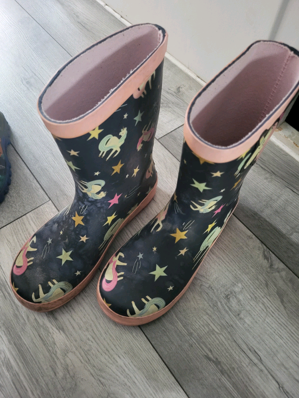 FREE Wellie Boots Size 2 Junior