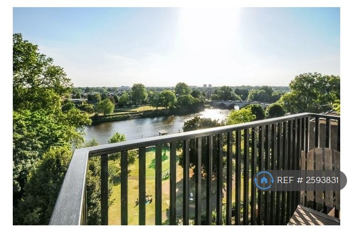 3 bedroom flat in Petersham Road, Richmond, Surrey, TW10 (3 bed) (#2593831)