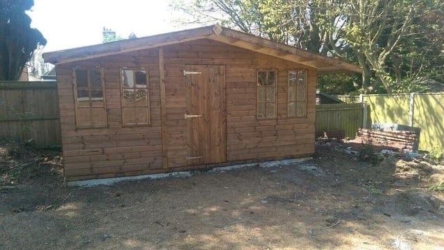 GARDEN SUMMERHOUSE HEAVY DUTY ERECTED FOR FREE