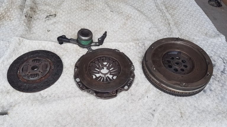 Mercedes Sprinter 2015 Clutch (Flywheel and Release Bearing Not Included)