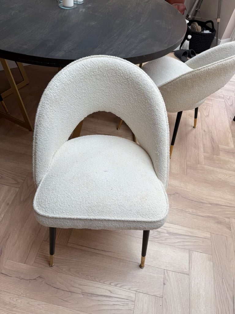 designer rooms table and chairs 