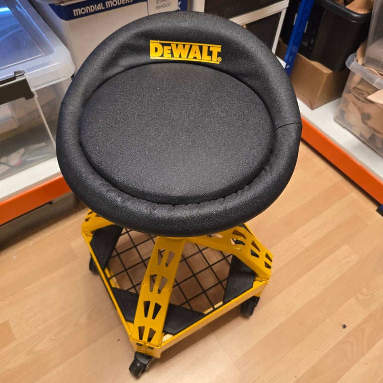 Dewalt Adjustable Shop Garage Stool with Rolling Casters DXSTAH025