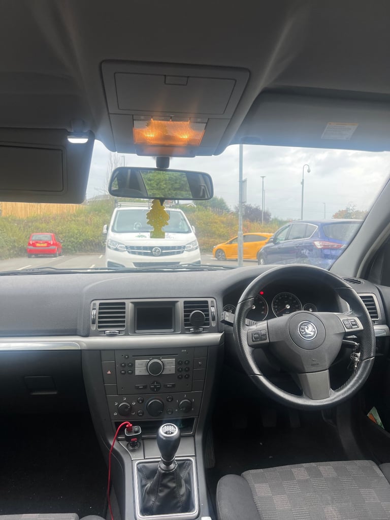 Vauxhall, VECTRA, Hatchback, 2008, Manual, 1796 (cc), 5 doors