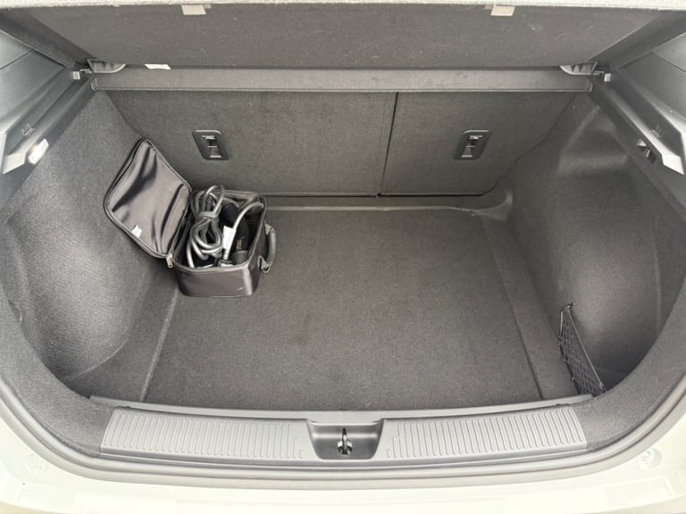  MG Motor UK Mg4 125kW SE EV 51kWh 5dr Auto Electric