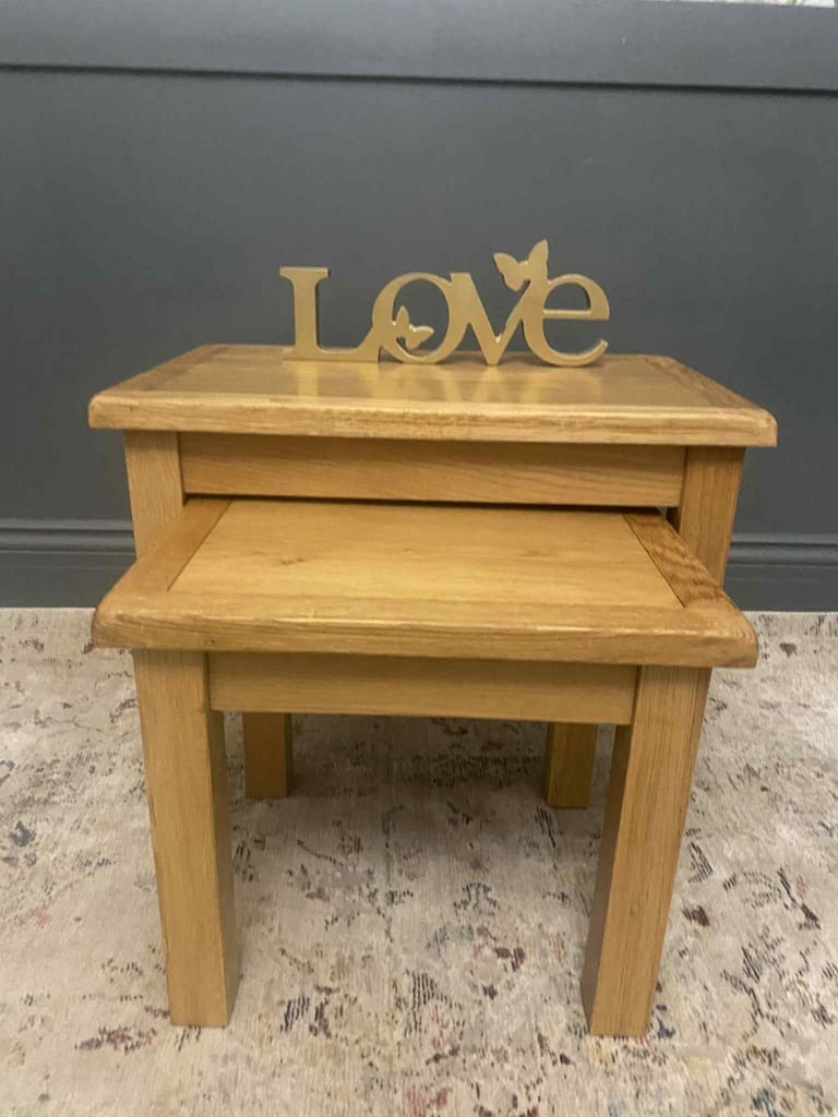 image for 💚💡  Lovely solid oak nest of 2 tables 