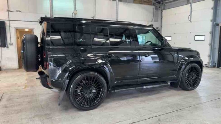2024 Land Rover Defender 110 3.0 D300 MHEV X-Dynamic SE SUV 5dr Diesel Auto 4WD Euro 6 (s/s) (300...