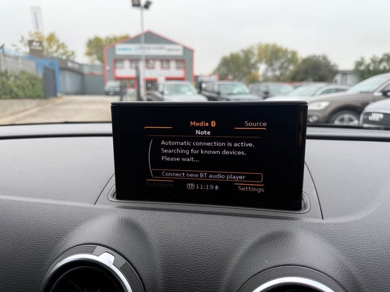 2013 Audi A3 1.6 TDI SE Hatchback 3dr Diesel Manual-2 FORMER KEEPERS-BLUETOOTH-DAB RADIO Hatchbac...