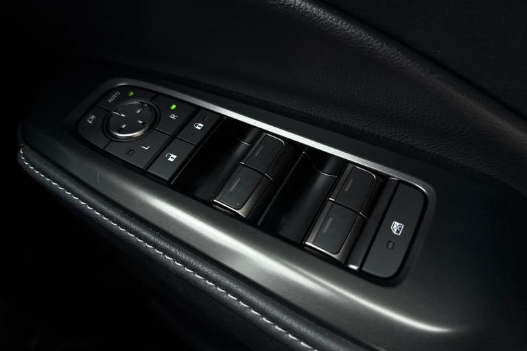 2024 Lexus LBX 1.5 VVT-iE Takumi SUV 5dr Petrol Hybrid E-CVT Euro 6 (s/s) (136 ps) SUV PETROL/ELE...