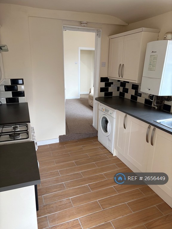 5 bedroom flat in Fenham, Newcastle Upon Tyne, NE4 (5 bed) (#2656449)