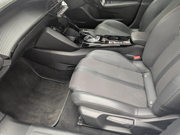 2021 Peugeot E-2008 50kWh GT SUV 5dr Electric Auto (136 ps) - SAT NAV, HEATED SEATS, ALLOY HATCHB...