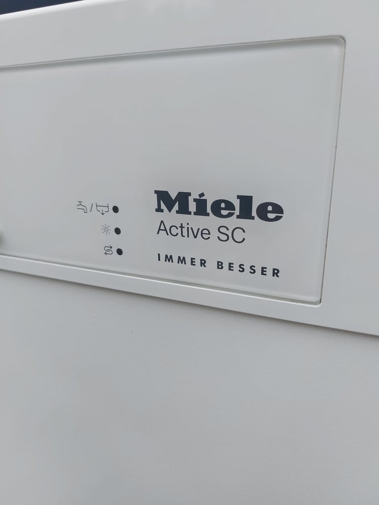 Miele dishwasher G4203 sc white full size