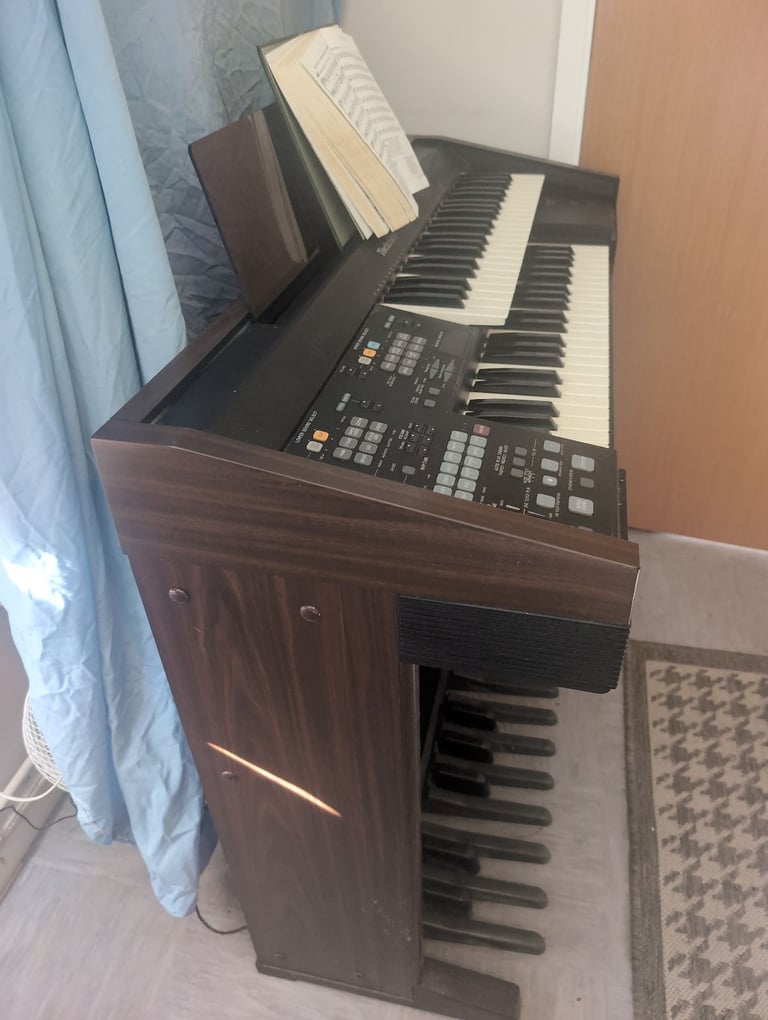Electric keyboard/ Organ