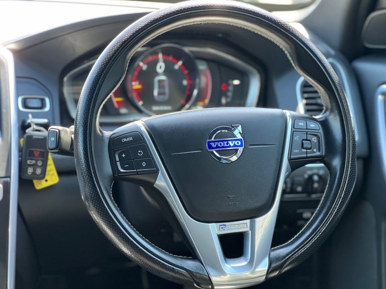 2014 Volvo XC60 2.0 D4 R-Design Lux Nav SUV 5dr Diesel Geartronic Euro 6 (s/s) (181 ps) ESTATE Di...