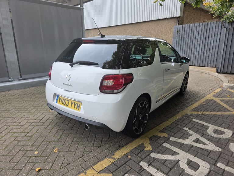 Citroen, DS3, Hatchback, 2013, Manual, 1598 (cc), 3 doors