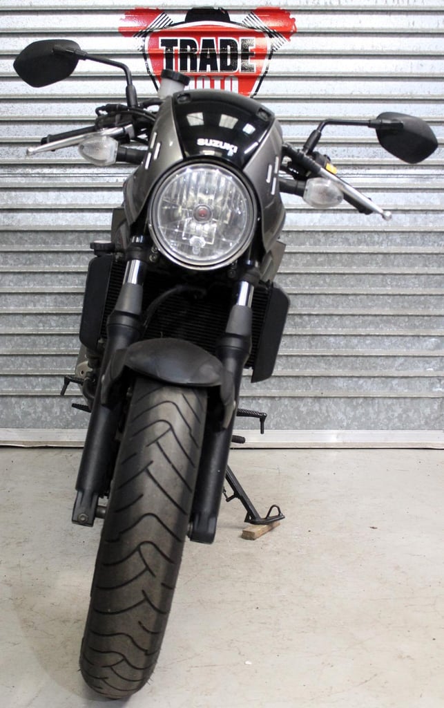 2018 68 SUZUKI SV 650 X XAU L8 SV650 GREY 18K HPI CLEAR NEW MOT JUST SERVICED
