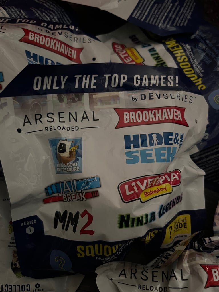 Wholesale bundle x10 - squooshems blind bag - toy lucky bags - games football Roblox