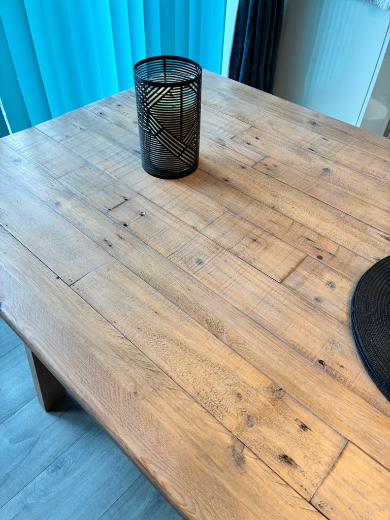 Stunning high quality 6 seater farmhouse table 