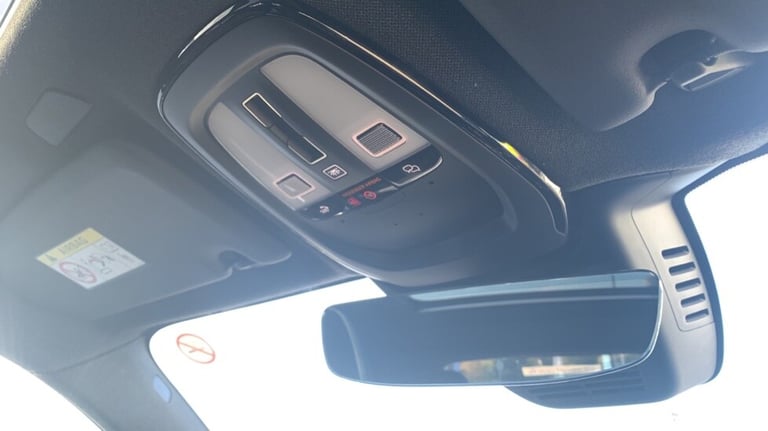 2023 Volvo XC40 Ultimate, B4 mild hybrid, Petrol, Dark ESTATE N/A Automatic