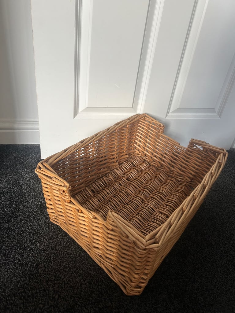 Wicker basket 