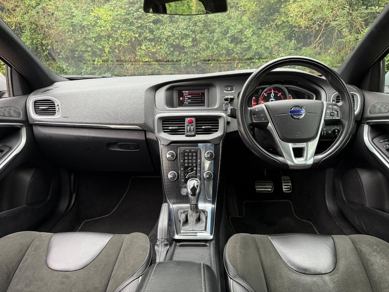 Volvo V40 2.0 D2 R-Design Auto Euro 6 5dr DIESEL AUTOMATIC 2015/65