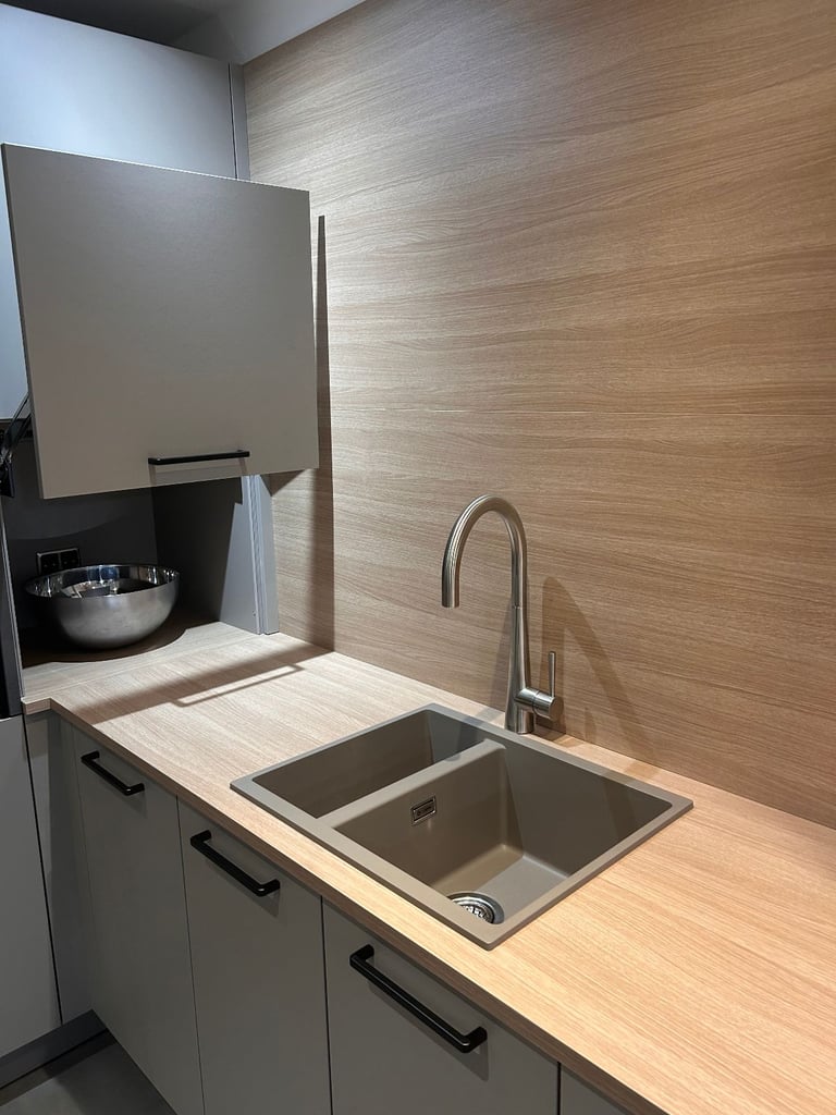 60% OFF-Lava Manhattan Ex-display Kitchen for sale + Neff Appliances, Laminate Worktop & Splashback
