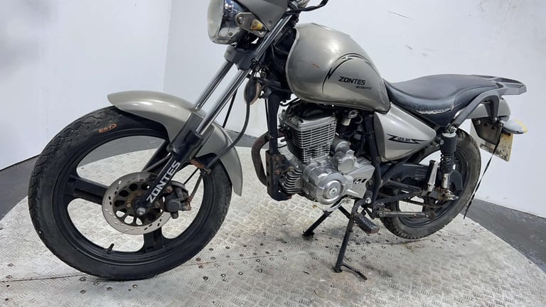 Zontes ZT 2012 20K RUNNING PROJECT BIKE SPARE OR REPAIR 125CC COMMUTER