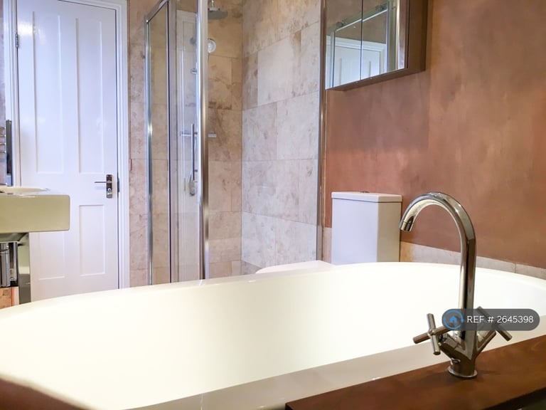 5 bedroom house in Quarry Road, Hastings, TN34 (5 bed) (#2645398)