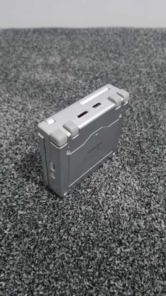 Anbernic rg35xxsp perfect condition like new (64gb sd card)