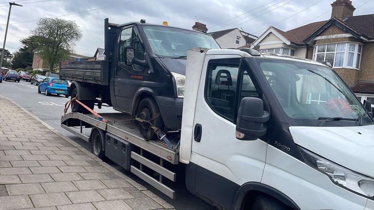 EE BREAKDOWN RECOVERY VAN CAR TRANSPORTATION AND TOWING SERVICE 