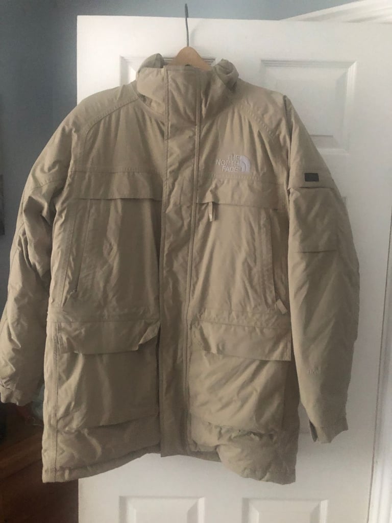 image for North Face Men's Parka. Large.