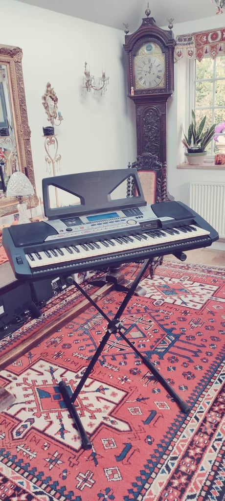 Yamaha PSR-550 Keyboard Organ Piano