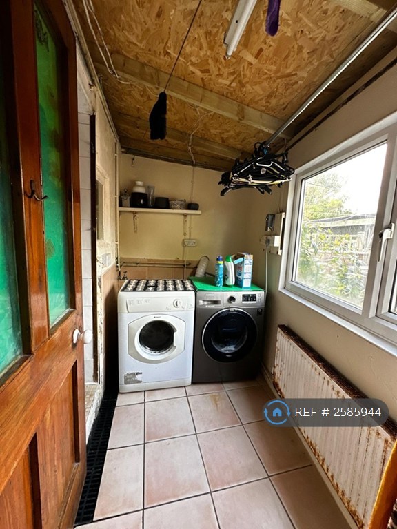 3 bedroom house in North Street, Crewkerne, TA18 (3 bed) (#2585944)