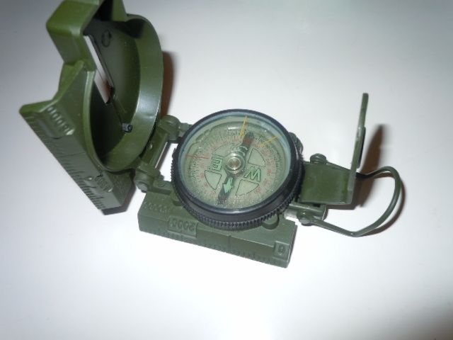 ZENITH BINOCULARS WITH CASE COMPASS TRIPOD STOOL