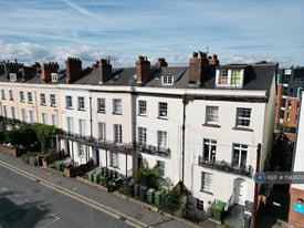 8 bedroom house in Old Tiverton Road, Exeter, EX4 (8 bed) (#1583503)