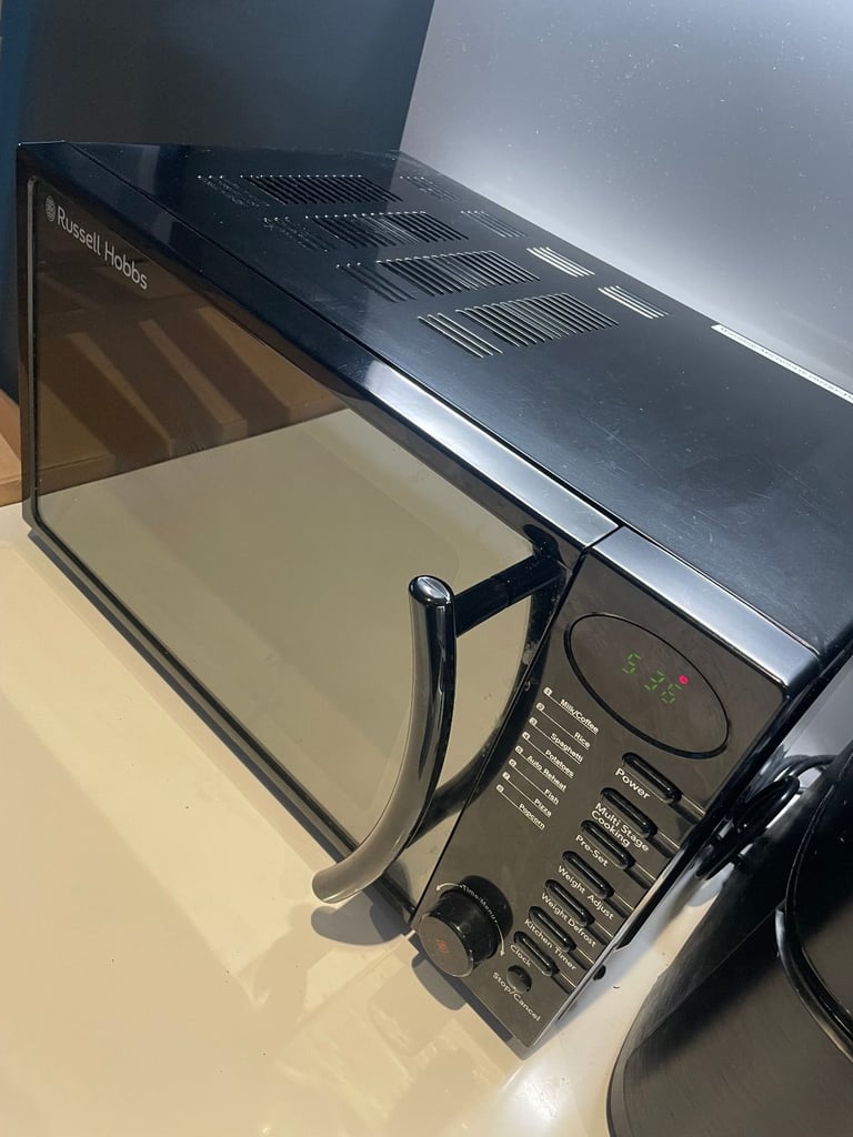 Russell Hobbs RHM1714B Legacy Digital Microwave