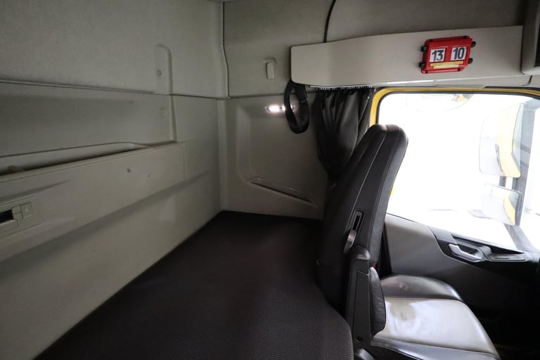 2019 (19 PLATE) Volvo FH460 6x2 Euro 6 Tractor Units