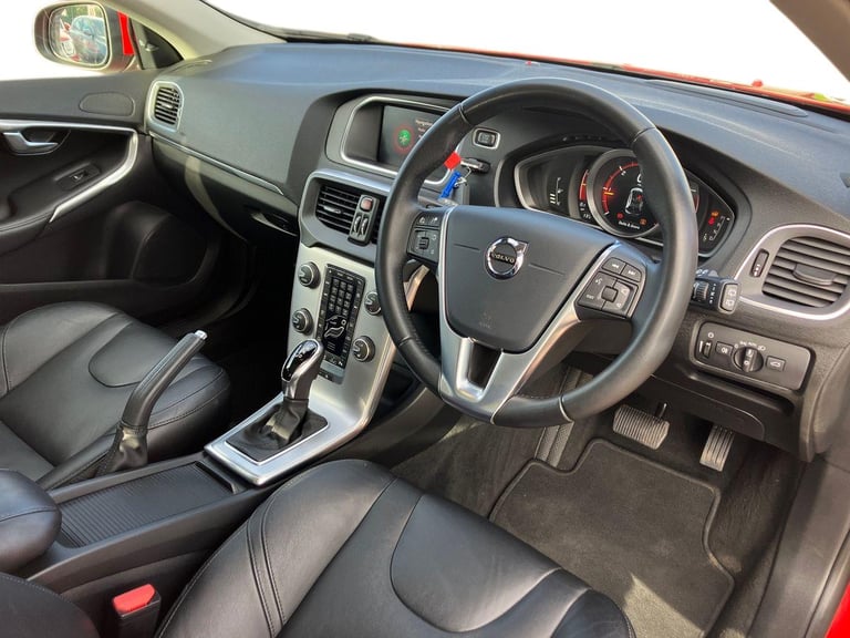 2019 Volvo V40 D3 [4 Cyl 152] Inscription Edition 5dr Geartronic Hatchback DIESEL Automatic