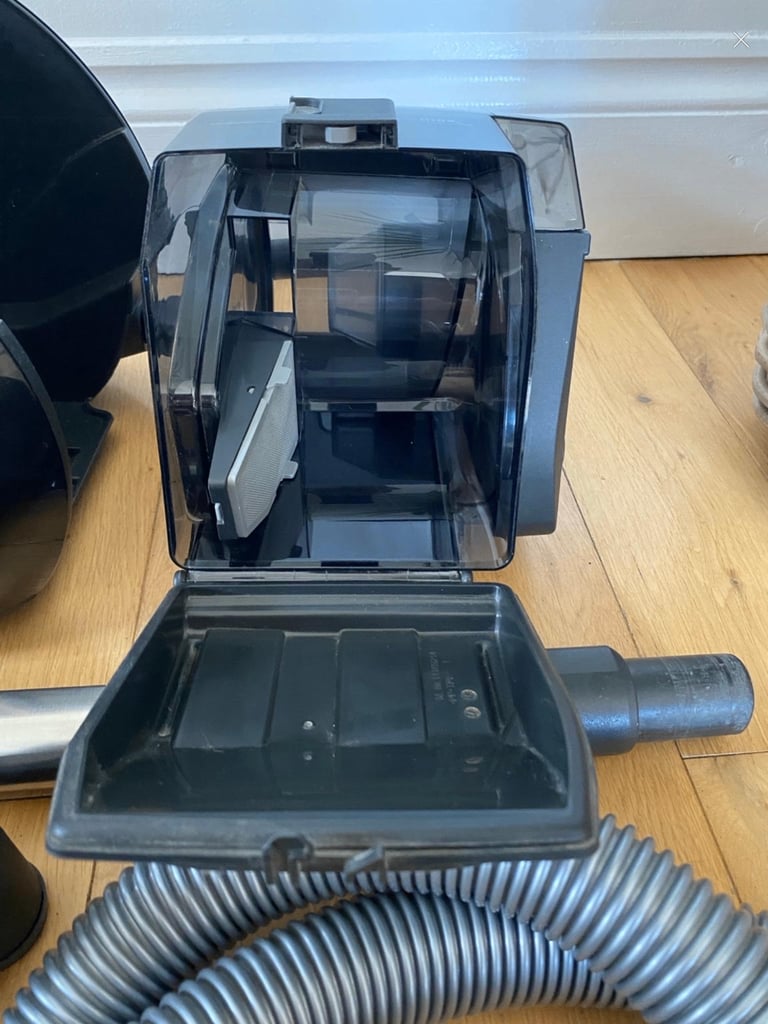 Miele Boost CX1. Bagless Vacuum cleaner (collect near junction 35 off M1)
