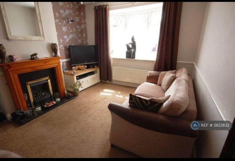 3 bedroom house in Wood Lane, Dagenham, RM8 (3 bed) (#2623832)