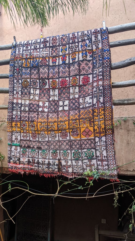 vintage moroccan rug 152 x 116 cm