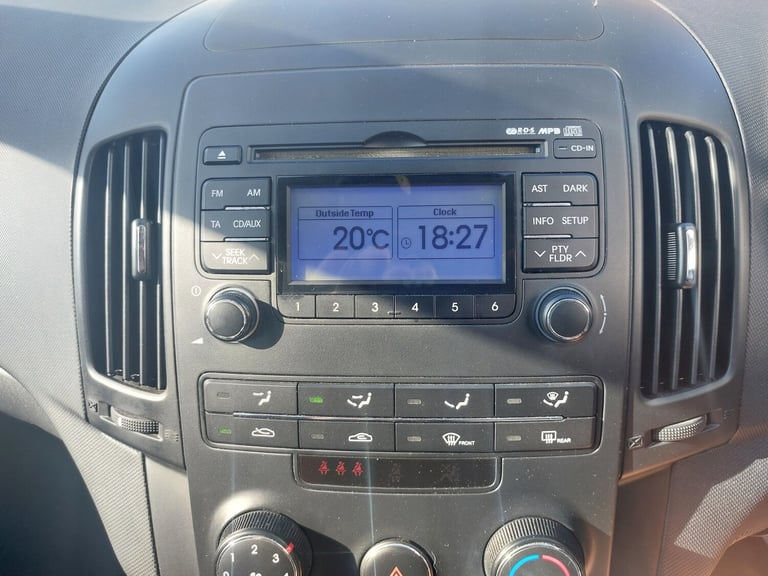 2011 Hyundai i30 1.6 CRDi Comfort 5dr HATCHBACK Diesel Manual