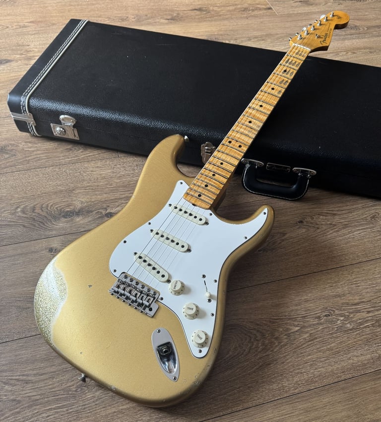Fender Custom Shop LTD ’64 Special Stratocaster Relic Aztec Gold over Gold Sparkle